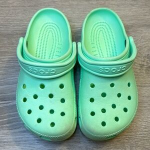Crocs - Size Women 6 (Men 4)
